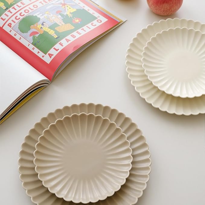WENSHUO Daisy Plates Set of 6, 6.7-inch Round, Matte Crème (Appetizer Plate)
