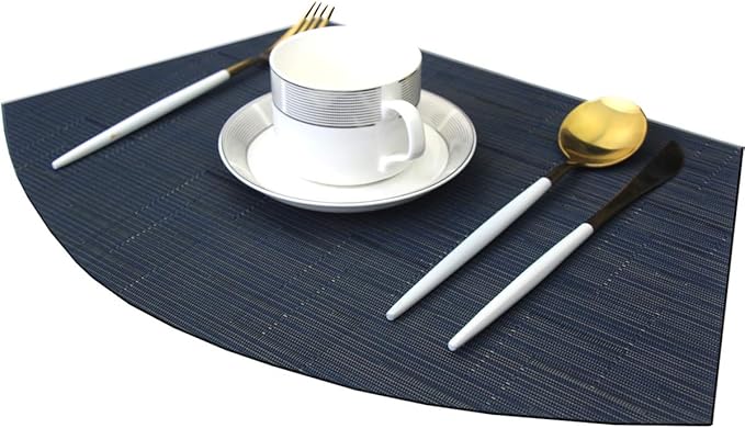 Wedge Placemats for Round Table Woven Vinyl Heat Resistant Washble Easy Clean Table Mats Set of 4（Navy）
