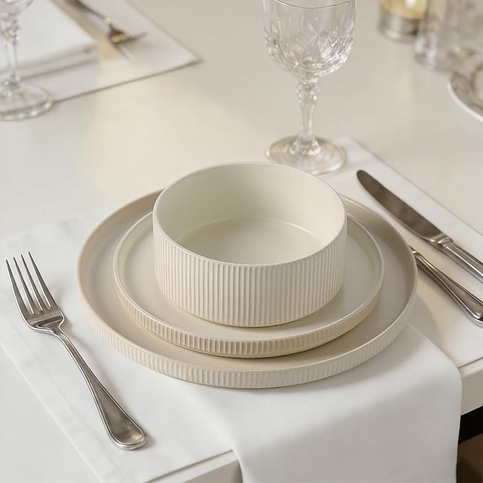 Dinnerware Set Service for 6, 18-Piece Ceramic Plates and Bowls Set, Chip & Scratch Resistant, Microwave and Dishwasher Safe, Modern Minimalist Tableware for Everyday Use, Matte White