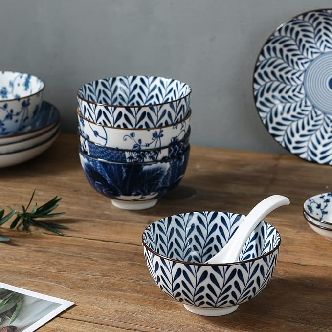 Gegong Blue and White Porcelain Dinnerware Set, Dishes, Bowl, Spoon, Chopsticks, Service for 1, Colorful Glazed Ceramic Set, Gift Box Packaging (Spring Sakura)