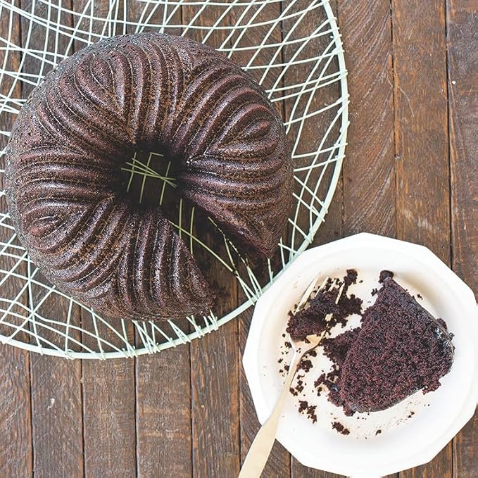 Nordic Ware Bavaria Bundt Pan - Image 4