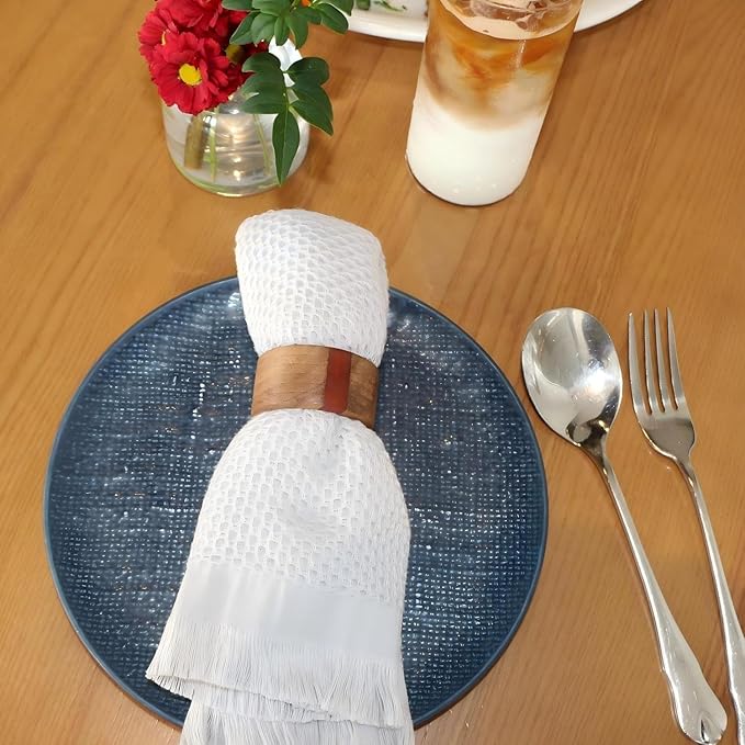 Wooden Napkin Rings Set of 8 for Christmas Dinning Table Decor - Acacia Wood Resin Napkin Holder Napkin Ring for Home and Kitchen Décor (Red Round Shape)