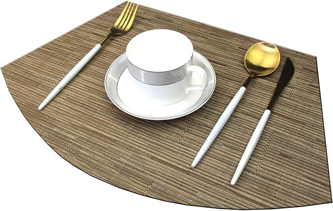 Wedge Shape Placemats for Round Dinner Table Woven Vinyl Wipe Clean Non Slip Plastic Table Mats Set of 4（Khaki）