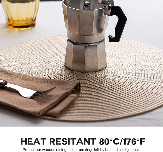 Round Placemats Set of 4 Plastic Woven Placemats Washable Wipeable Table Mats for Dining Table Heat Resistant Non-Slip Circle Place Mats（Beige