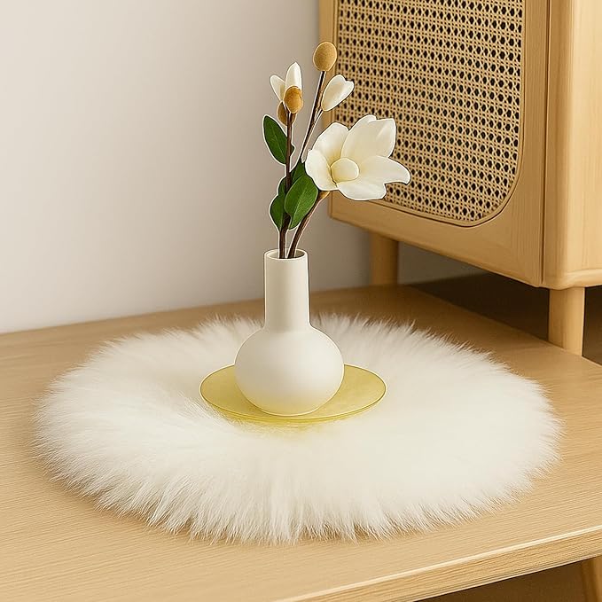 Round Fur Placemats Set of 2, Washable Faux Fur Fluffy Table Place Mats Decor for Home Table Dresser Party Decoration Table Runner (17.7 inch, White)