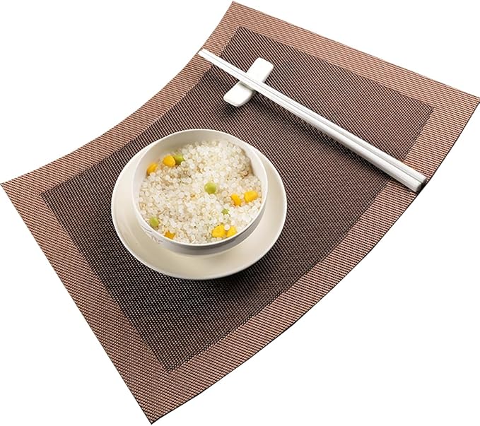 Shape Placemats for Round Dinner Table Woven Vinyl Wipe Clean Non Slip Plastic Table Mats Set of 6（Brown）