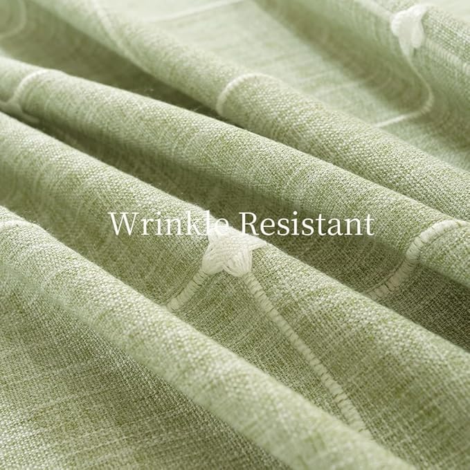 Zobesta Checkered Green Tablecloth Square 53 x 53 Inch Table Cloth, Heavy Weight Washable Farmhouse Soft Boho Linen Gingham Tablecloths for Outdoor, Party, Holiday, Picnic, Dining