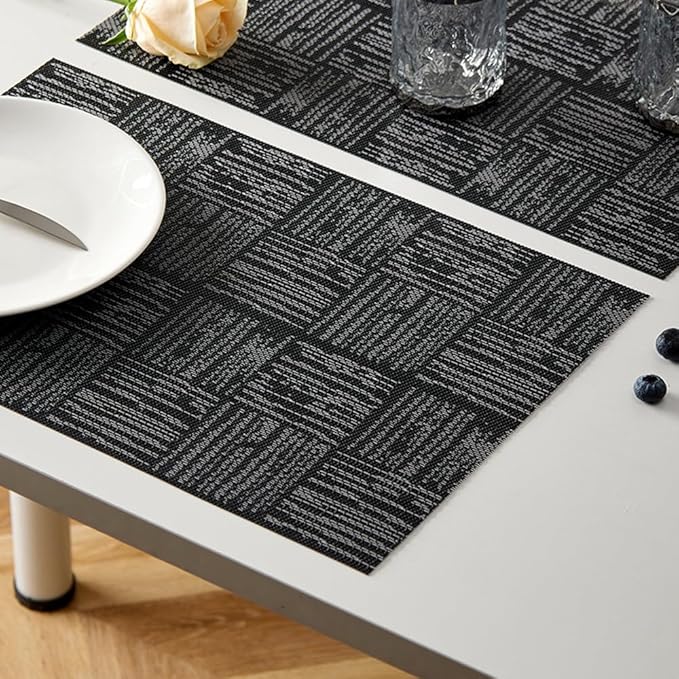 Placemats Set of 4 Plastic Vinyl Place Mats No-Slip Wipeable Table Mats Daily Use Patio Kitchen Decoration (18"x12", Black)