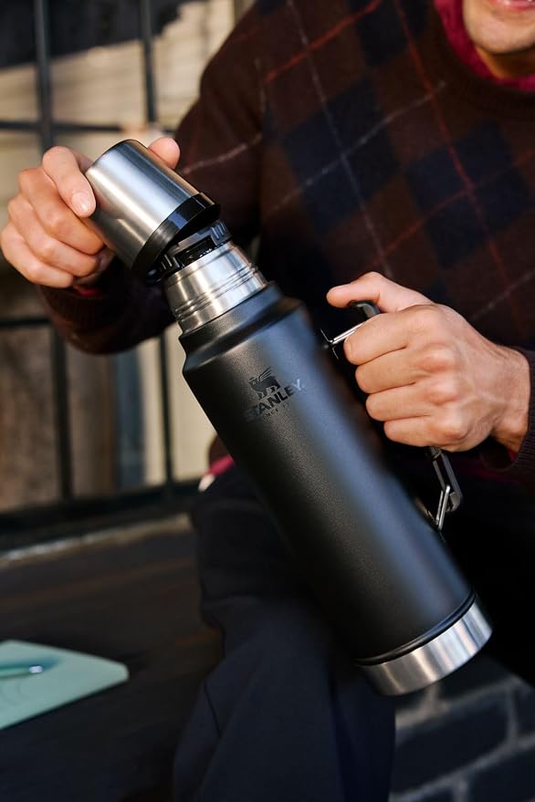 Stanley Classic Legendary Vacuum Bottle - Image 5
