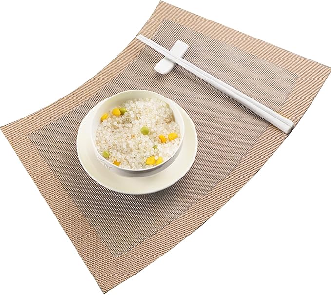 Wedge Placemats for Round Dinner Table Woven Vinyl Wipe Clean Non Slip Plastic Table Mats Set of 6（Champagne）