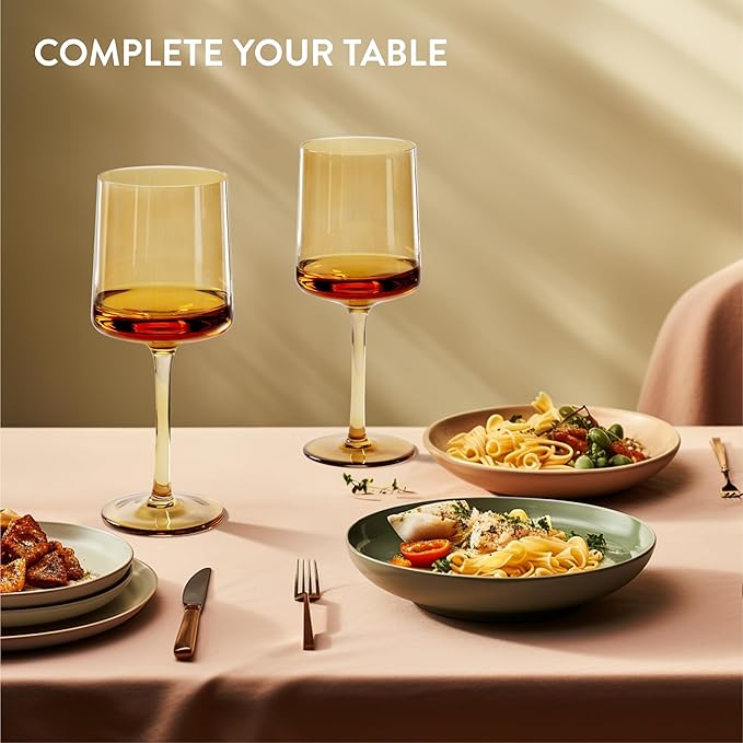 Navaris Amber Tinted Wine Glasses - Set of 4 - Coloured Wine Glasses with Stems - Stylish Design Glassware for Serving Wine, Cocktails, Dessert