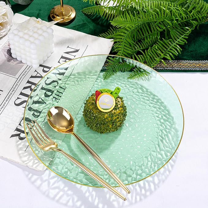 DaYammi 100PCS Green and Gold Plastic Plates - 10 inch Clear Green Gold Dinner Plates - Hammer Pattern Design - Fancy Disposable Platos - Heavy-Duty Party Platos Ideal for Wedding