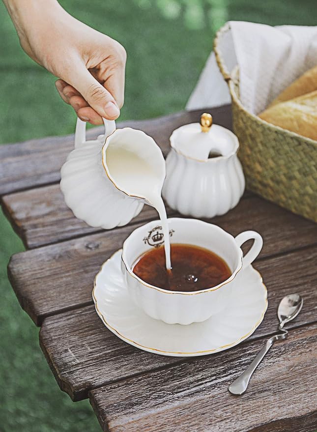 Royal Tea Cups and Saucers, - Image 7