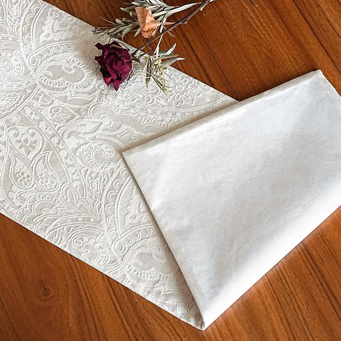 Table Runner with Jacquard Design, Waterproof Thick Table Runner - Image 2