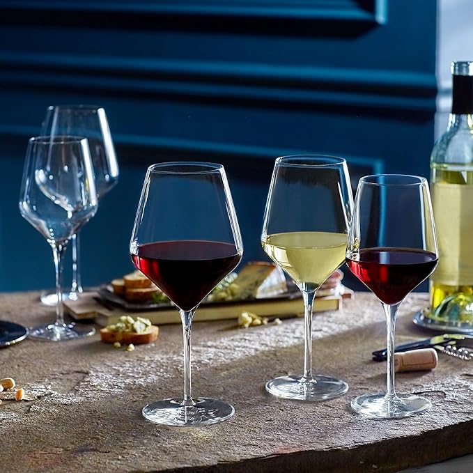 Libbey Signature White Wine Glasses Set of 4, Seamless Long Stem Wine Glasses for Wines and Cocktails, Tasteful Wine Glass Set for All Occasions.