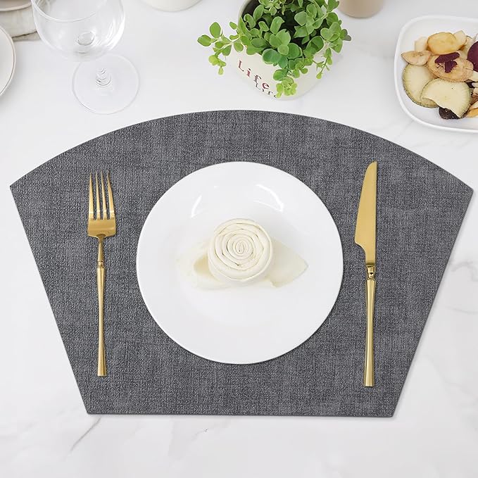Homaxy Round Table Placemats Set of 4, Washable Wedge Shaped Faux Leather Table Mats, Wipeable Kitchen Dinner Place Mats for Indoor Outdoor, Dark Grey
