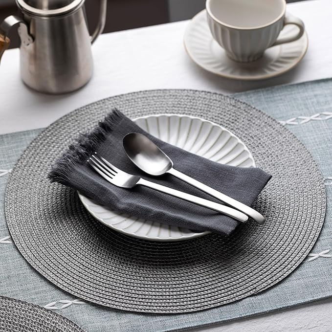 Round Placemats Set of 6 Plastic Woven Placemats Washable Wipeable Table Mats for Dining Table Heat Resistant Non-Slip Circle Place Mats (Gray)