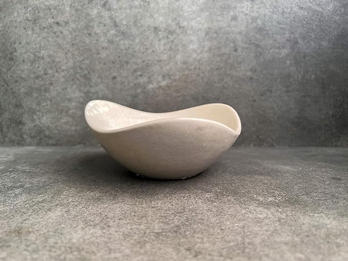 Wavy Concrete Bowl, Minimalist Key Bowl, Modern Cement Bowl, Entrway Catchall, Home Decor for Coffee Table, Jewlery Dish, Air Plant Holder, Small Stone Bowl (Small)
