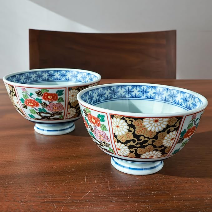 Japanese Blue and White Floral Porcelain Rice Bowl Set, 4.5 inch Small Decorative Japanese Bowl, Vintage-Style Asian Tableware, 2-Piece Porcelain Rice Bowls for Serving Rice or Side Dishes