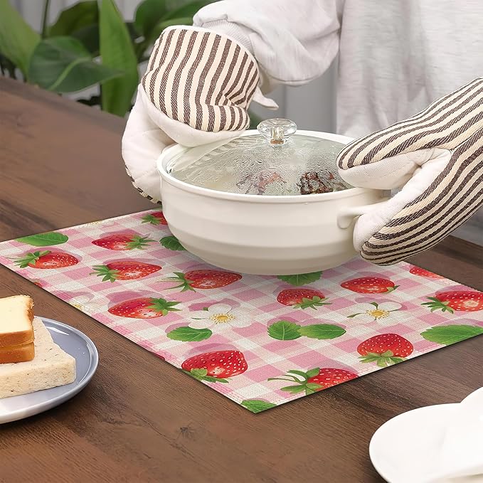 Placemats12x18 Inch,Pink Plaid Placemats,Strawberries Kitchen Dining Coffee Table Mats Set of 6 for Home Indoor Outdoor Party