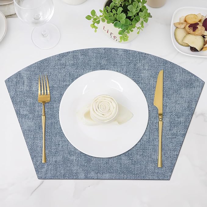 Homaxy Round Table Placemats Set of 4, Washable Wedge Shaped Faux Leather Table Mats, Wipeable Kitchen Dinner Place Mats for Indoor Outdoor, Blue