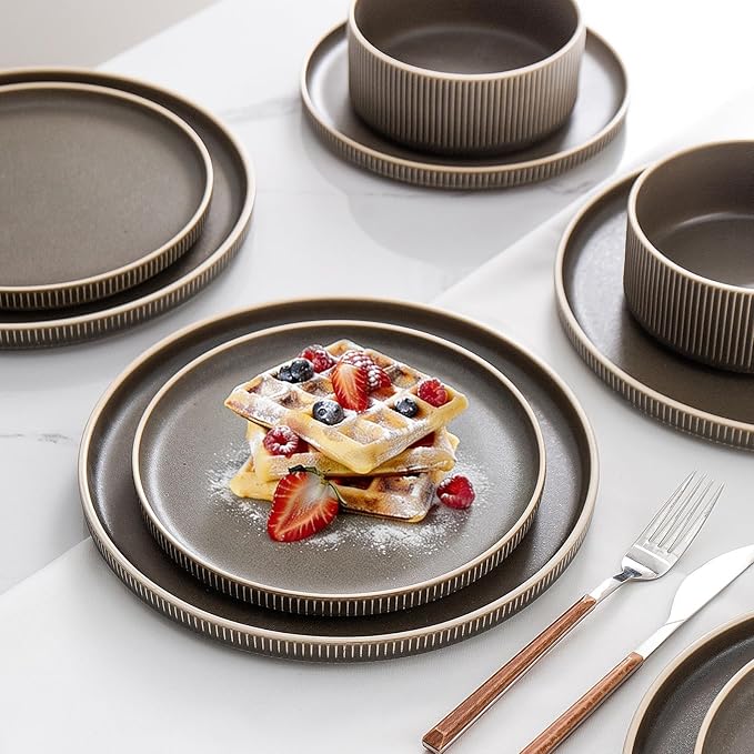 Dinnerware Set Service for 6, 18-Piece Ceramic Plates and Bowls Set, Chip & Scratch Resistant, Microwave and Dishwasher Safe, Modern Minimalist Tableware for Everyday Use, Matte Green