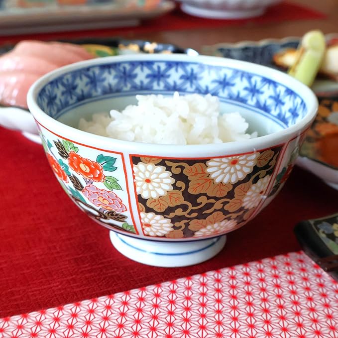 Japanese Blue and White Floral Porcelain Rice Bowl Set, 4.5 inch Small Decorative Japanese Bowl, Vintage-Style Asian Tableware, 2-Piece Porcelain Rice Bowls for Serving Rice or Side Dishes