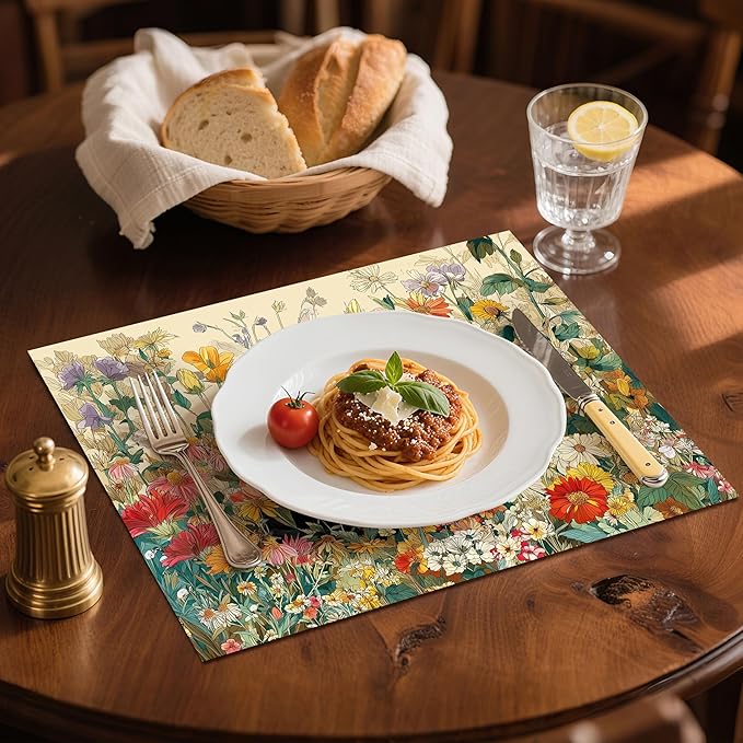 Cat Placemats Set of 4 Washable Table Place Mats for Dining Kitchen Party Decor